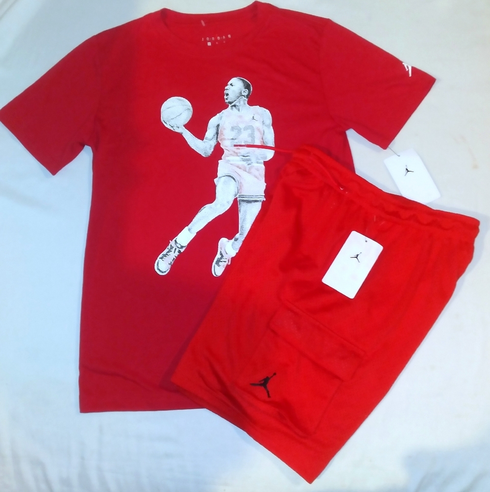 Jordan Boys Youth 2pc Cargo Short &;Tee Set- Large